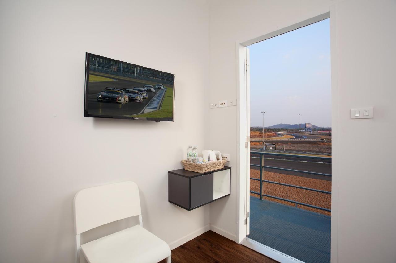 Bric Box Hotel Buri Ram Zewnętrze zdjęcie