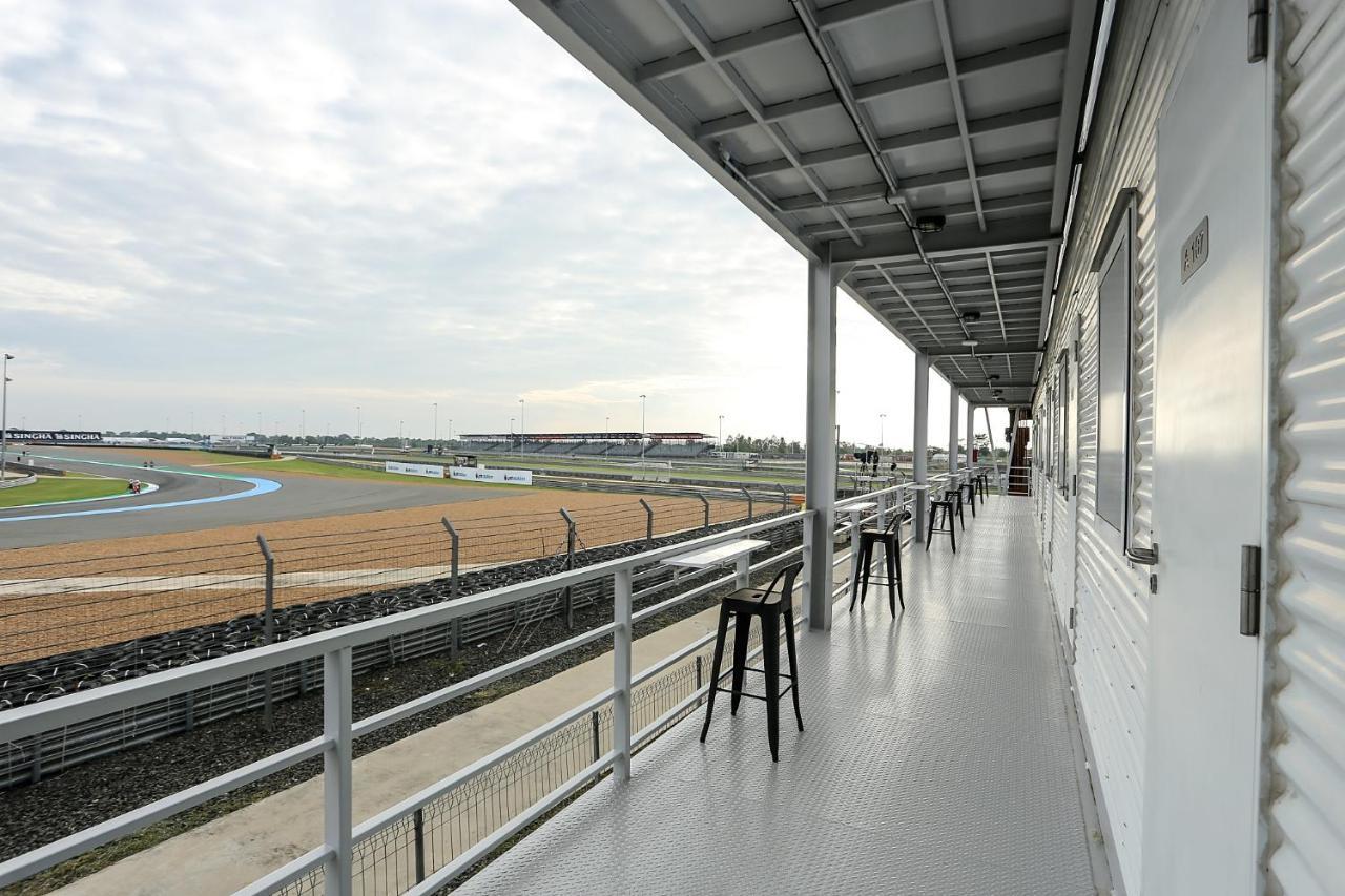 Bric Box Hotel Buri Ram Zewnętrze zdjęcie