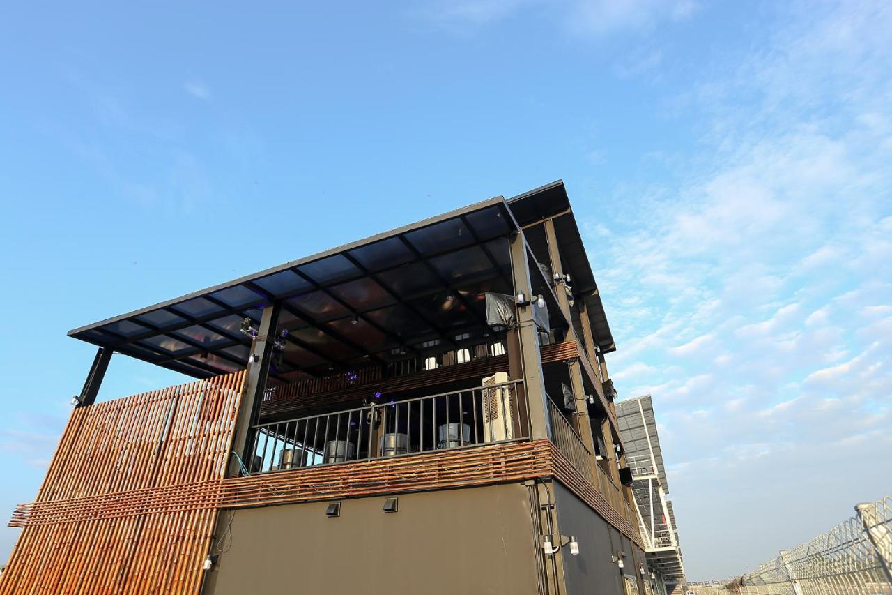 Bric Box Hotel Buri Ram Zewnętrze zdjęcie