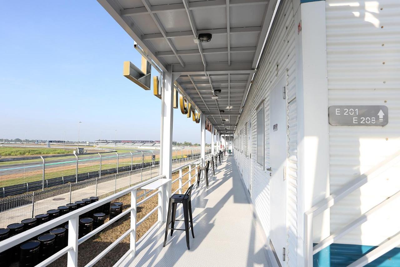 Bric Box Hotel Buri Ram Zewnętrze zdjęcie