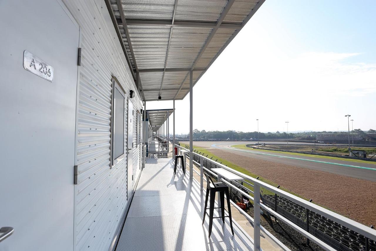 Bric Box Hotel Buri Ram Zewnętrze zdjęcie